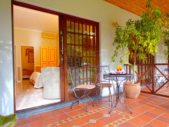 Hlangana Lodge - Private Patio 